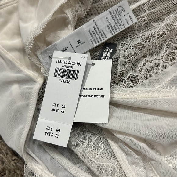 3 BRAND NEW ABERCROMBIE BODYSUITS 🤍🤍🤍 - Picture 12 of 12